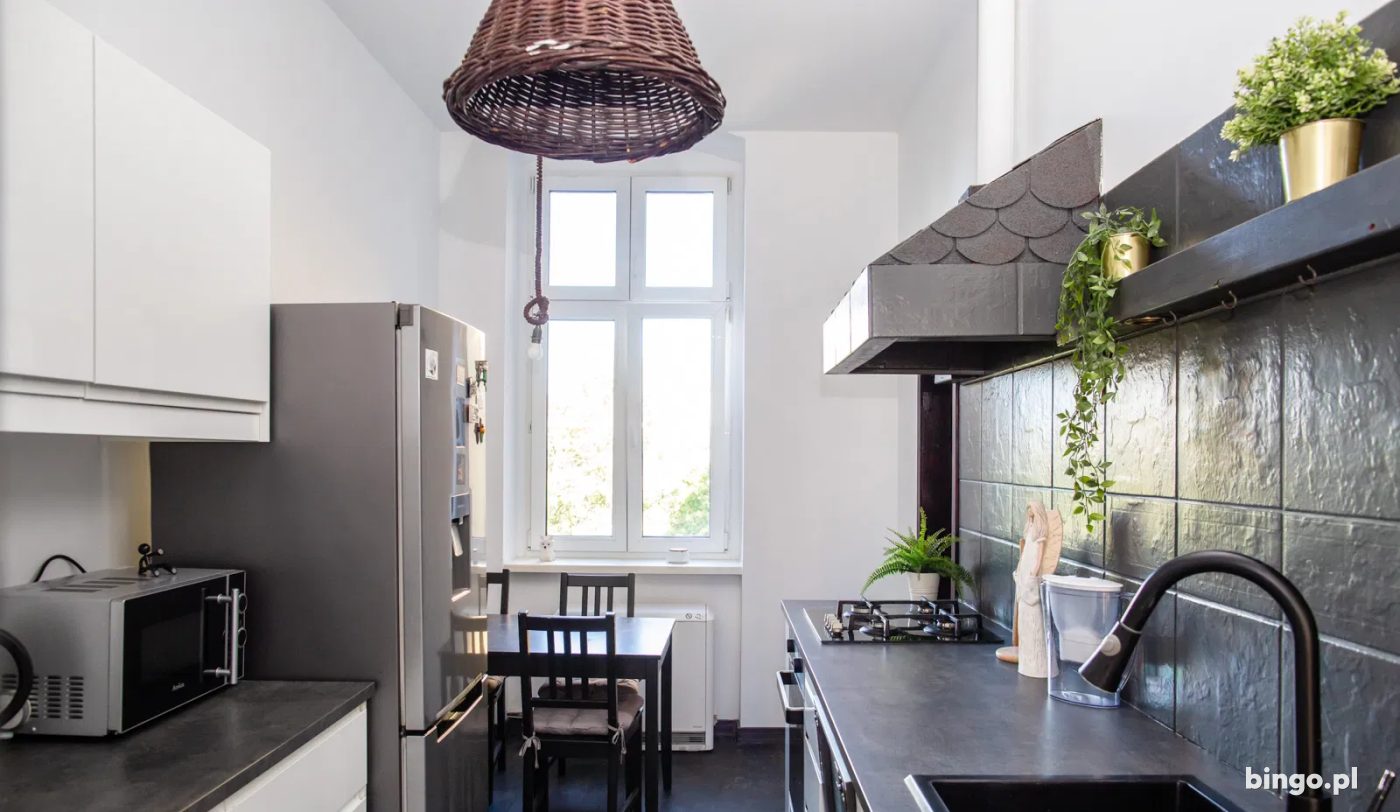 3 pokoje, 90 m² · Nadodrze