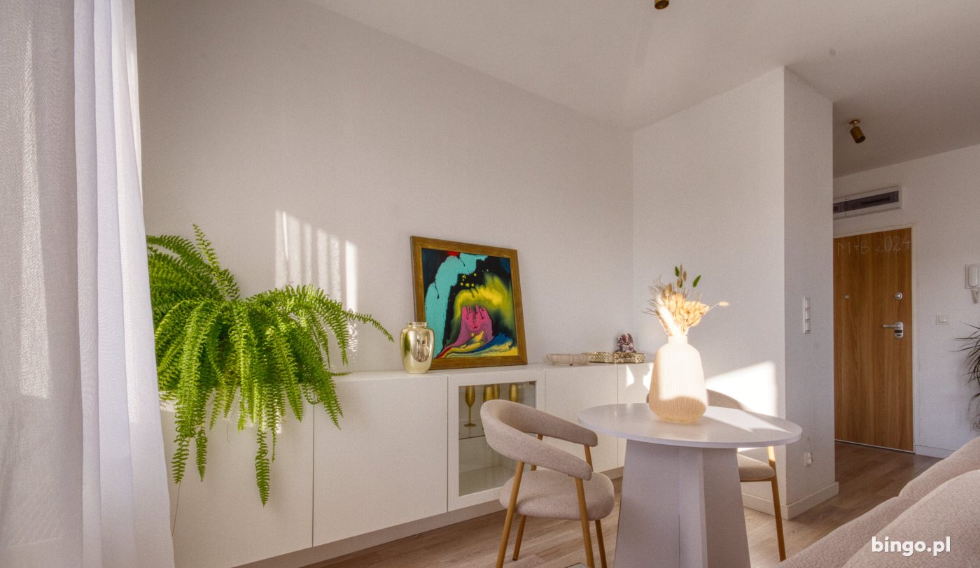 2 pokoje, 43 m² · Oporów