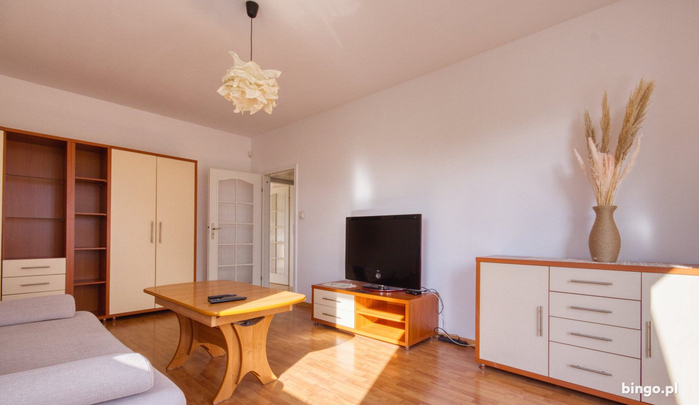 3 pokoje, 64 m² · Jagodno